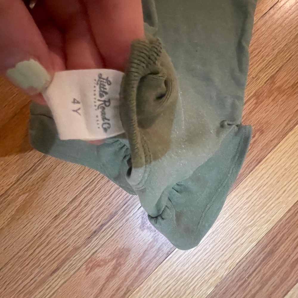 Little Road Co. Ruffle top - Picture 6 of 6
